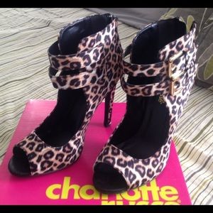 Animal print SEXY heels